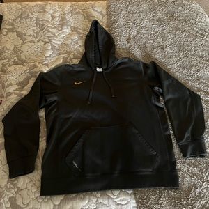 Nike therma fit hoodie large